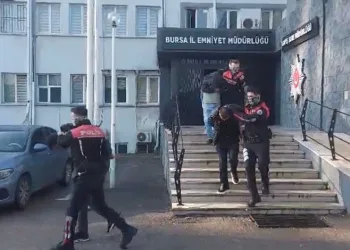 Bursa’da otomobilin çarptığı öğrenci yaralandı