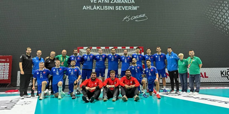 Nilüfer Belediyespor yoluna kayıpsız devam ediyor