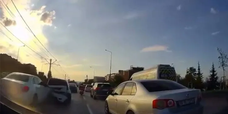 Bursa’da akıl almaz kaza: Savaş alanına döndü