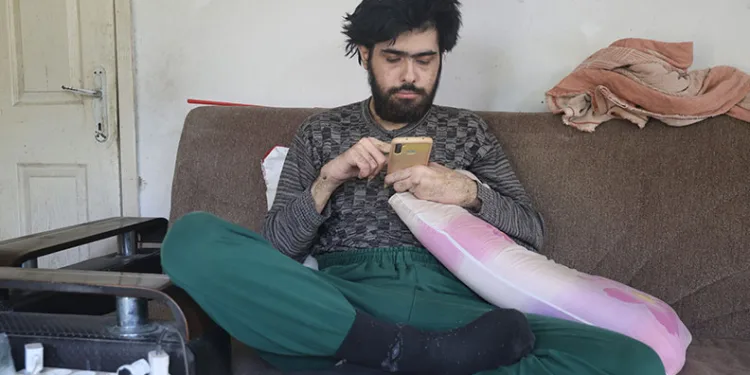 3 yıldır evden çıkmayan genç, sanal dünyaya hapsoldu