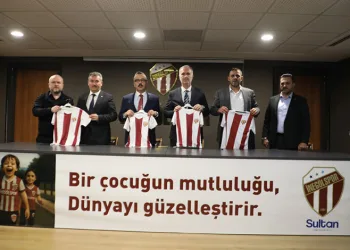 İnegölspor’dan 60 bin öğrenciye forma ve eşofman kampanyası