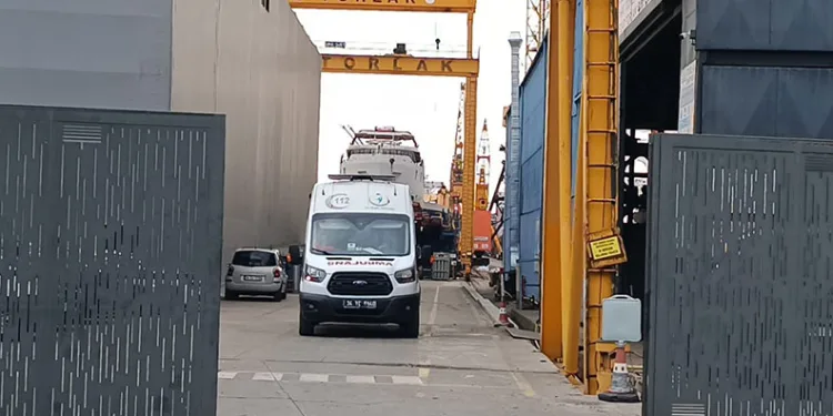 Tuzla tersanesinde patlama: 1 işçi hayatını kaybetti