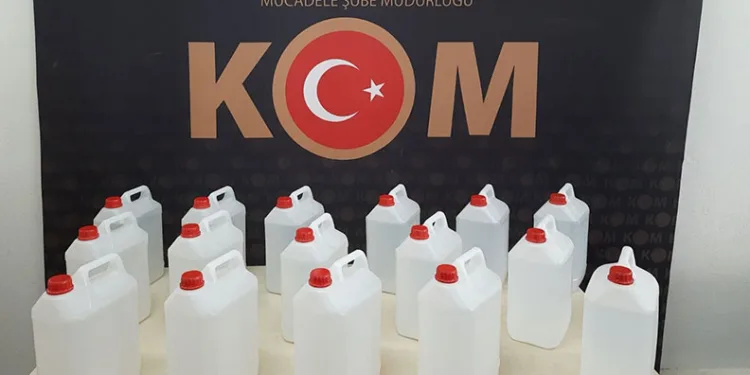 Burdur’da binlerce kaçak ürün ele geçirildi