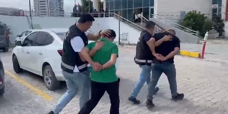 İskenderun’da hapis cezasıyla aranan 2 şahıs yakalandı