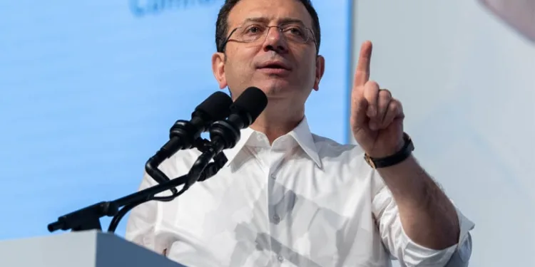Ekrem İmamoğlu’nun ‘savcılara hakaret’ davası düştü
