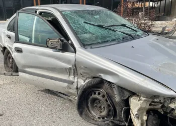 Bursa’da hurdaya dönen otomobilden yaralı kurtuldu