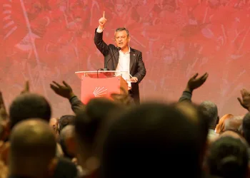 Özgür Özel memleketi Manisa’da konuştu