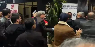 CHP kongresinde basın mensuplarına saldırı