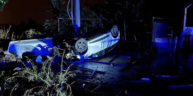 Bursa’da kontrolden çıkan otomobil takla attı; 2 yaralı