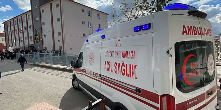 Tavuk döner yiyen öğrenciler hastanelik oldu