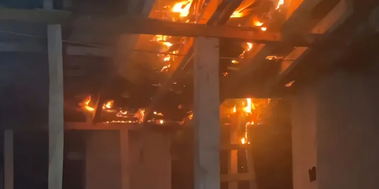Bursa’nın “Neronu” bu kez tutuklandı, 4. yangında çatı kül oldu