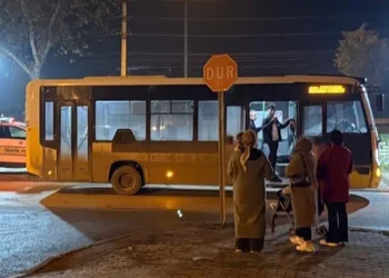 Bursa’da otobüsün çarptığı adam ağır yaralandı
