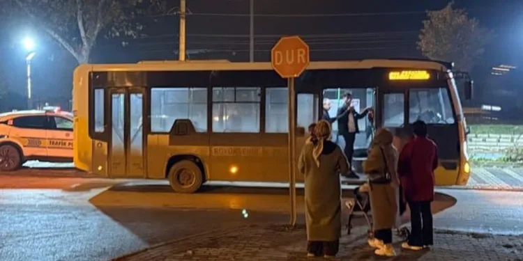 Bursa’da otobüsün çarptığı adam ağır yaralandı