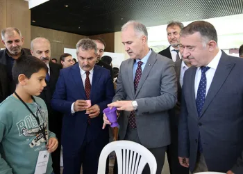 İnegöl’de bilim şöleni başladı