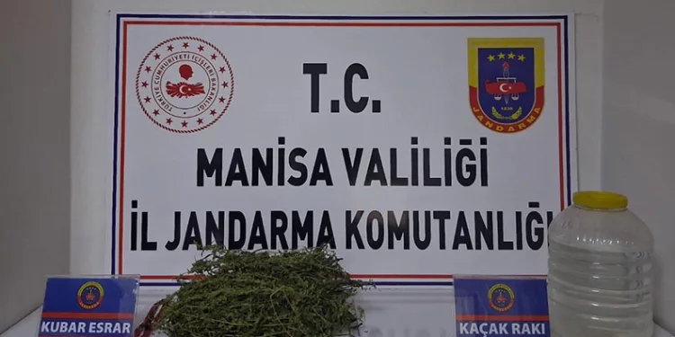Manisa’da 320 gram esrar ve 10 litre kaçak alkol ele geçirildi