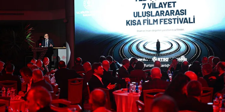 Türk tarihinin 7 büyük şahsiyeti beyaz perdede