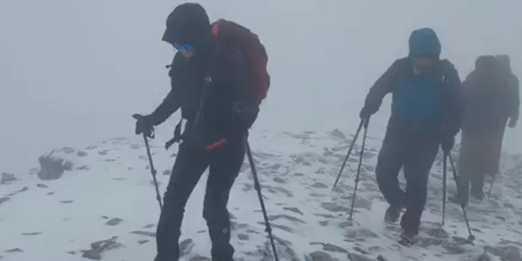 Uludağ’da yılın ilk karını zirvede kutladılar