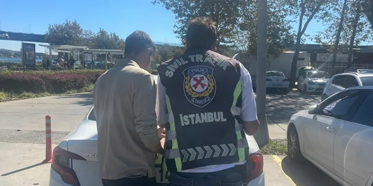 Başakşehir’de sürücüyü tehdit eden taksici yakalandı