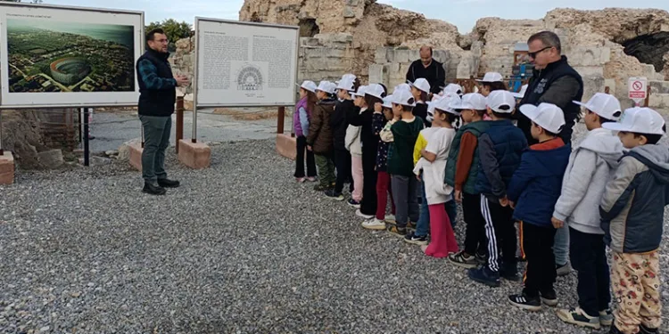 Minik kaşiflerden İznik’in eşsiz tarihine yolculuk