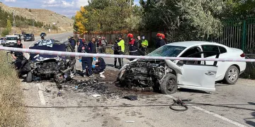 Sivas’ta iki otomobil çarpıştı: 1 ölü, 1 yaralı