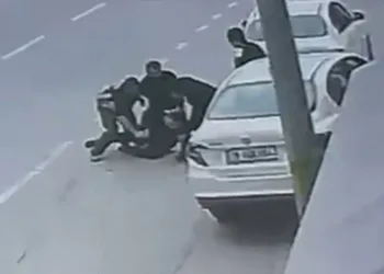Bursa’da drift atarken yakalandı, polisin silahını almaya çalıştı
