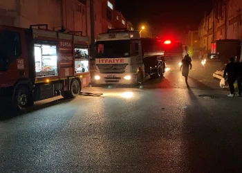 Bursa’da mobilya imalathanesinde korkutan yangın