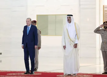 Erdoğan, Al Thani ile görüştü