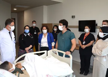 Fedakâr baba 9 yaşındaki oğluna böbreğini verdi