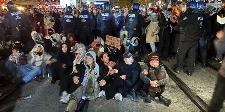 Berlin’de Sumud Filosu’na destek gösterisi