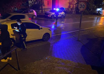 Bursa’da demir kapının altında kalan 9 yaşındaki çocuk ağır yaralandı