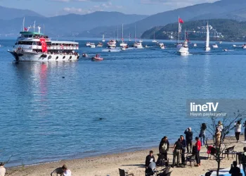 Bursa Mudanya’da 29 Ekim Cumhuriyet Bayramı Coşkusu Sahilde Devam Ediyor