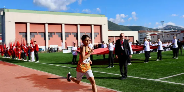 Gemlik’te Cumhuriyet’in 102. Yılına Yakışan Cumhuriyet Koşusu