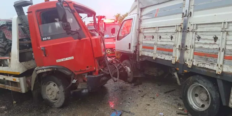 Bursa’da çekici ile kamyonet çarpıştı 4 yaralı