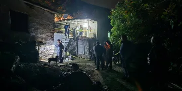 İzmir’de aile faciası: Oğlunu öldürdü, eşini ağır yaraladı