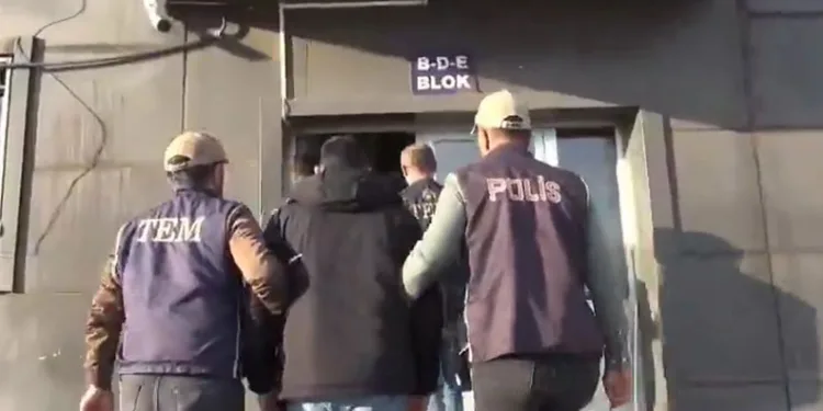 Bingöl’de kesinleşmiş hapis cezasıyla aranan 3 zanlı tutuklandı