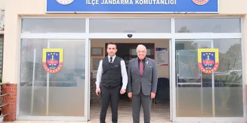 Bursa’da motosikletli kuryenin çarptığı yaşlı adam kanlar içinde yere yığıldı