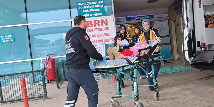 Bursa’da demir kapının altında kalan 9 yaşındaki çocuk ağır yaralandı