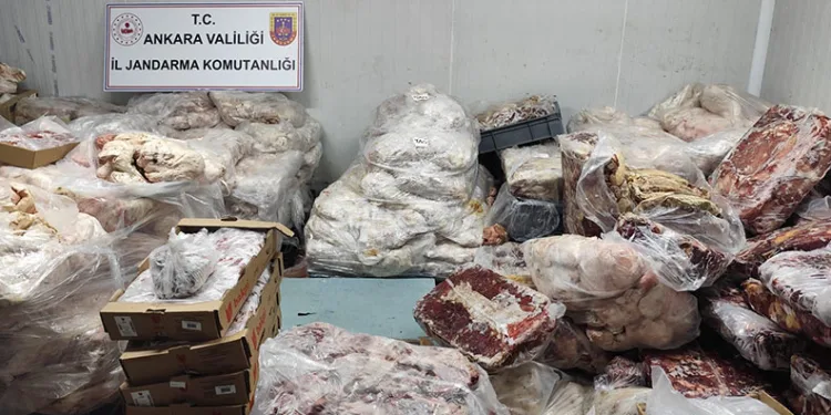 17 ton bozuk et ele geçirildi