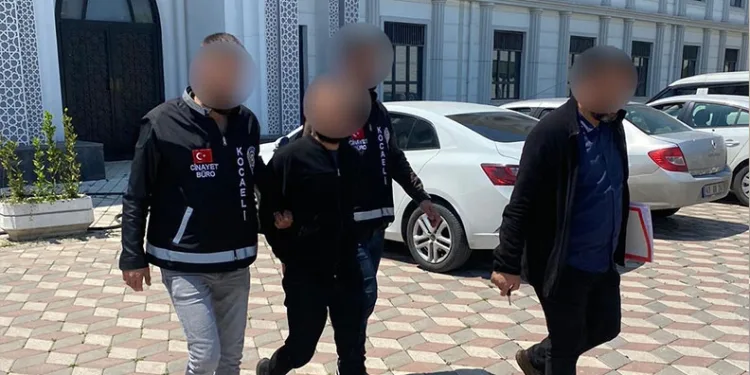 Samsun’da uyuşturucu ticaretinden gözaltına alınan 5 kişi adliyeye sevk edildi