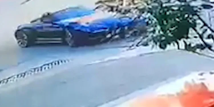 Kadıköy metrosunda intihar girişimi: Vatandaşlar raylarda yürüdü