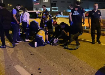 Bursa’da zincirleme kaza: 5 araç birbirine girdi, 3 kişi yaralandı