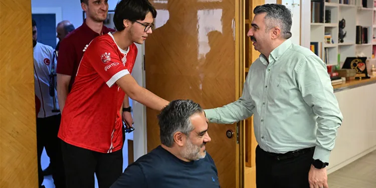 Başkan Yılmaz şampiyonları ağırladı