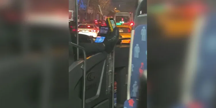 Önce sopa ve tekmeyle darbedildi, sonra bıçaklandı