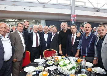 Başkan Yılmaz şampiyonları ağırladı