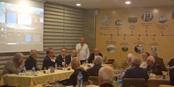 Bursa’da elektrik direğinden düşen 2 tekniker yaralandı