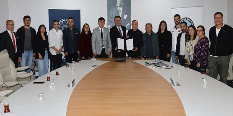 Vizör Fotoğraf Grubu’nun “Zincir” projesi sanatseverlerle buluştu