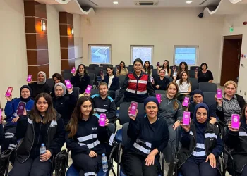 Mudanya Devlet Hastanesi otoparkında araç yangını