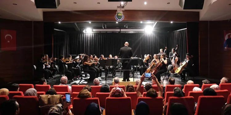 Bursa Bölge Devlet Senfoni Orkestrasından İnegöl’de konser