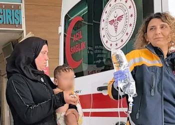 Tepki çeken restorasyon: “602 yıllık minare ayakta, 18 yıllık minare çürüyor”