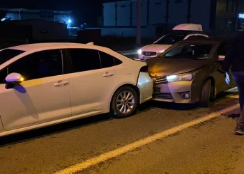 İnegöl’de zincirleme kaza : 1’i çocuk 5 yaralı